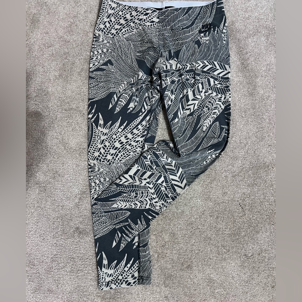 💕Nike Cropped Leggings